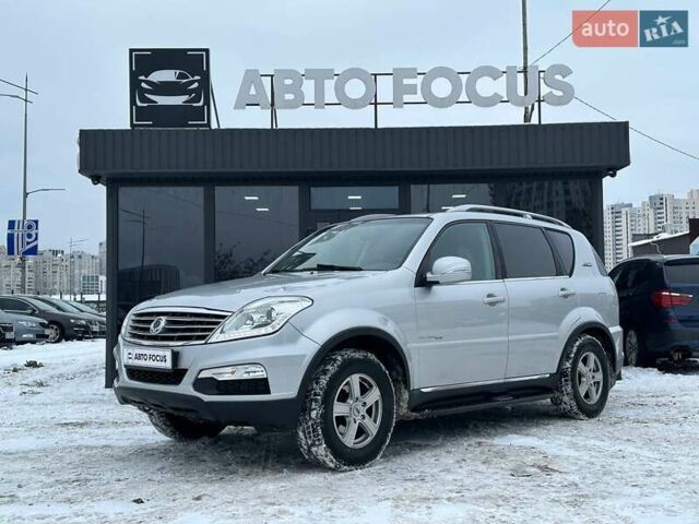 Сірий Cанг Йонг Rexton, об'ємом двигуна 2 л та пробігом 244 тис. км за 14990 $, фото 3 на Automoto.ua