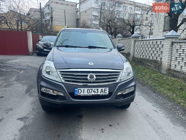 Сірий Cанг Йонг Rexton, об'ємом двигуна 2.2 л та пробігом 200 тис. км за 13900 $, фото 3 на Automoto.ua