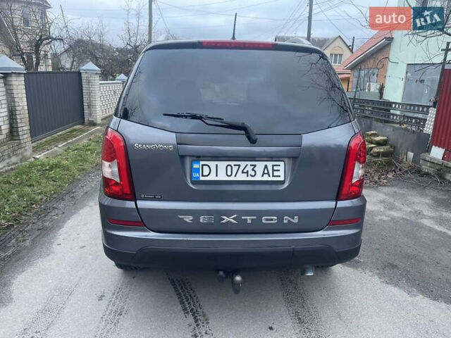 Сірий Cанг Йонг Rexton, об'ємом двигуна 2.2 л та пробігом 200 тис. км за 13900 $, фото 4 на Automoto.ua