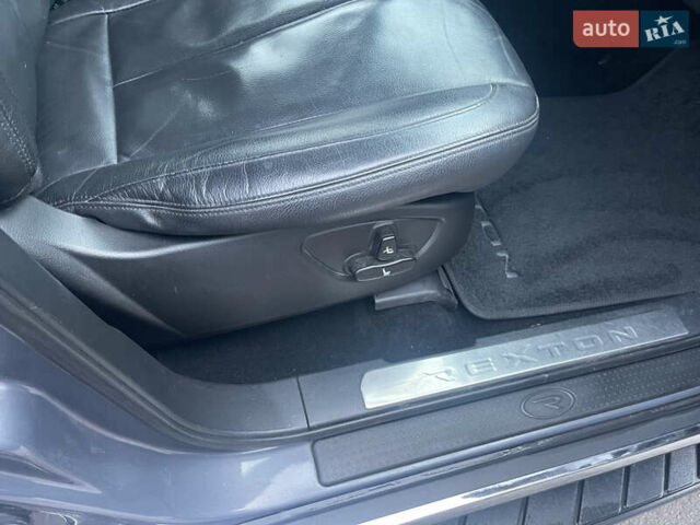 Сірий Cанг Йонг Rexton, об'ємом двигуна 2.2 л та пробігом 200 тис. км за 13900 $, фото 11 на Automoto.ua