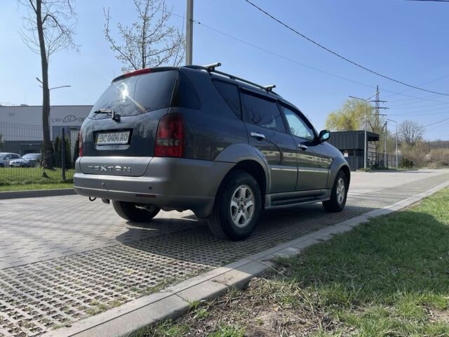Синій Cанг Йонг Rexton, об'ємом двигуна 0 л та пробігом 230 тис. км за 8700 $, фото 4 на Automoto.ua