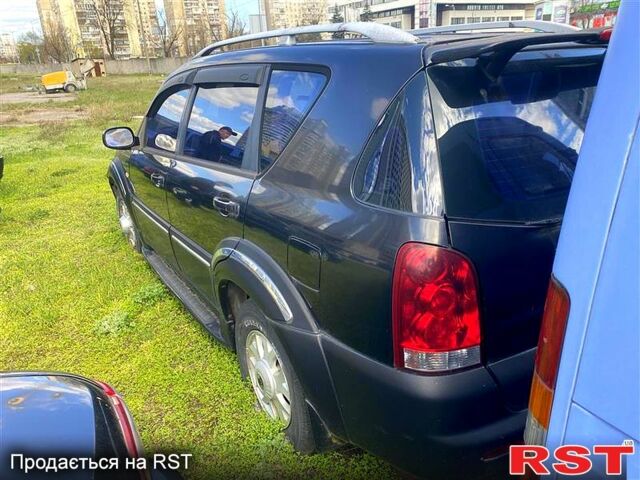 Синій Cанг Йонг Rexton, об'ємом двигуна 2.3 л та пробігом 180 тис. км за 4980 $, фото 5 на Automoto.ua