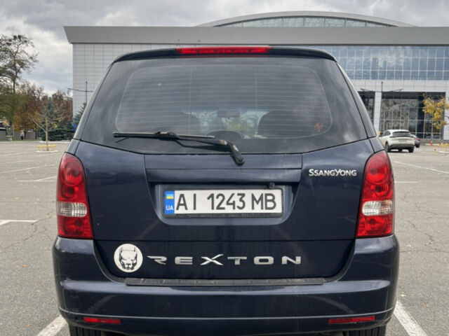 Синій Cанг Йонг Rexton, об'ємом двигуна 2.7 л та пробігом 290 тис. км за 6400 $, фото 4 на Automoto.ua