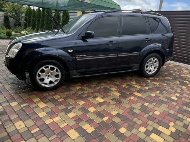 Синий Cанг Йонг Рекстон, объемом двигателя 2.7 л и пробегом 225 тыс. км за 9500 $, фото 2 на Automoto.ua