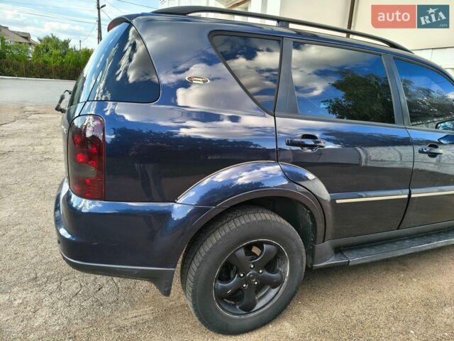Синій Cанг Йонг Rexton, об'ємом двигуна 2.7 л та пробігом 241 тис. км за 7500 $, фото 4 на Automoto.ua