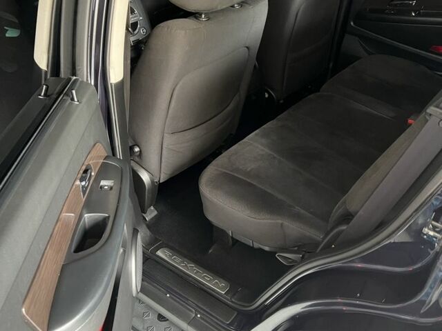 Синий Cанг Йонг Рекстон, объемом двигателя 2.7 л и пробегом 225 тыс. км за 9500 $, фото 4 на Automoto.ua