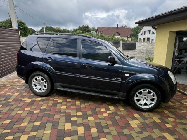 Синий Cанг Йонг Рекстон, объемом двигателя 2.7 л и пробегом 225 тыс. км за 9500 $, фото 1 на Automoto.ua