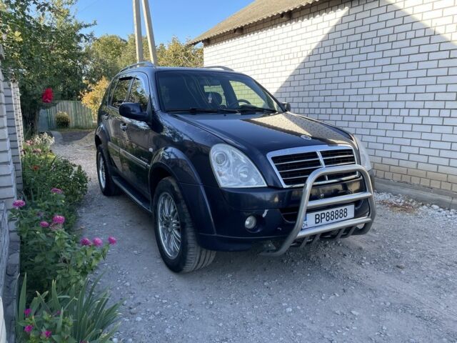Синій Cанг Йонг Rexton, об'ємом двигуна 2.7 л та пробігом 278 тис. км за 7300 $, фото 2 на Automoto.ua