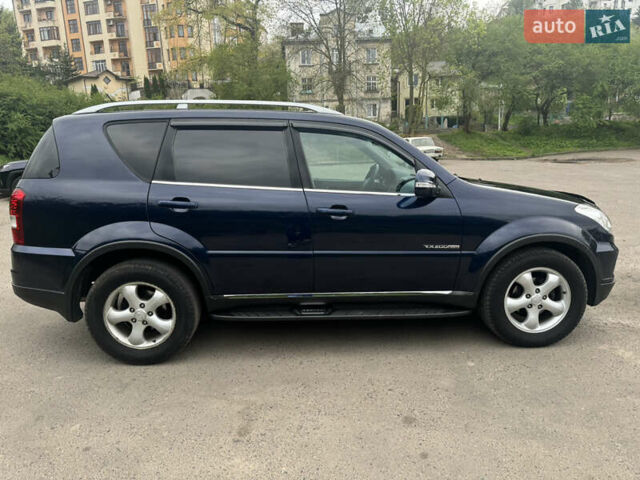 Синий Cанг Йонг Рекстон, объемом двигателя 2 л и пробегом 258 тыс. км за 14500 $, фото 2 на Automoto.ua