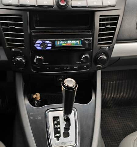 Черный Cанг Йонг Родиус, объемом двигателя 2.7 л и пробегом 293 тыс. км за 6500 $, фото 5 на Automoto.ua