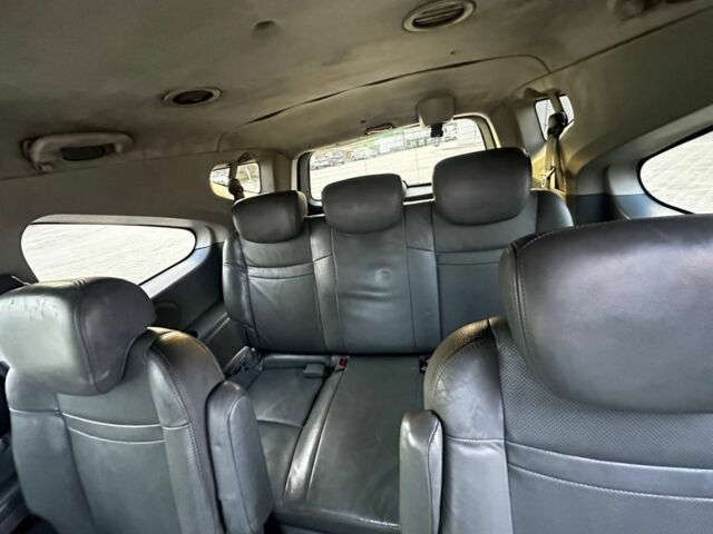 Чорний Cанг Йонг Rodius, об'ємом двигуна 2.7 л та пробігом 289 тис. км за 3650 $, фото 6 на Automoto.ua