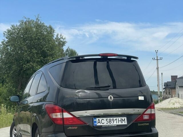 Черный Cанг Йонг Родиус, объемом двигателя 2.7 л и пробегом 150 тыс. км за 1550 $, фото 2 на Automoto.ua