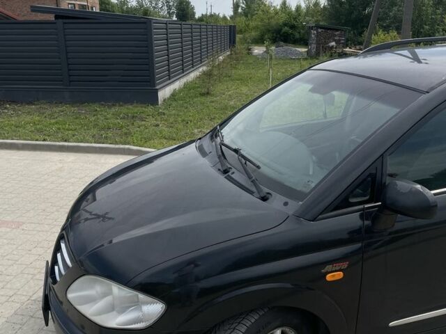 Черный Cанг Йонг Родиус, объемом двигателя 2.7 л и пробегом 150 тыс. км за 1550 $, фото 4 на Automoto.ua