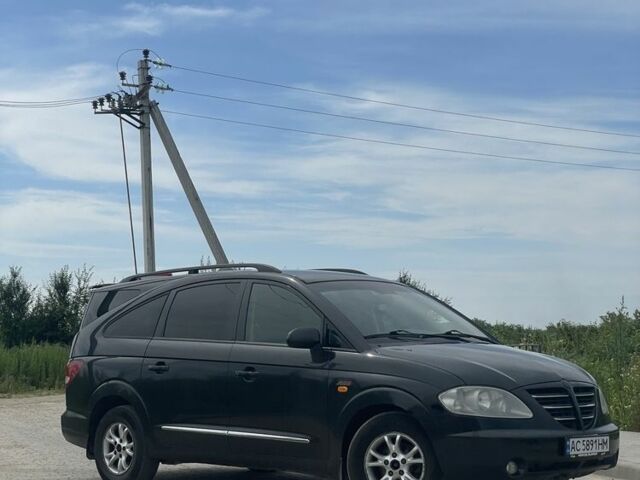 Черный Cанг Йонг Родиус, объемом двигателя 2.7 л и пробегом 150 тыс. км за 1550 $, фото 1 на Automoto.ua