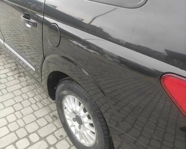Чорний Cанг Йонг Rodius, об'ємом двигуна 2.7 л та пробігом 250 тис. км за 7700 $, фото 5 на Automoto.ua