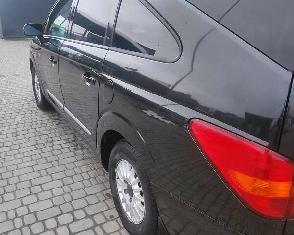 Чорний Cанг Йонг Rodius, об'ємом двигуна 2.7 л та пробігом 250 тис. км за 7700 $, фото 4 на Automoto.ua