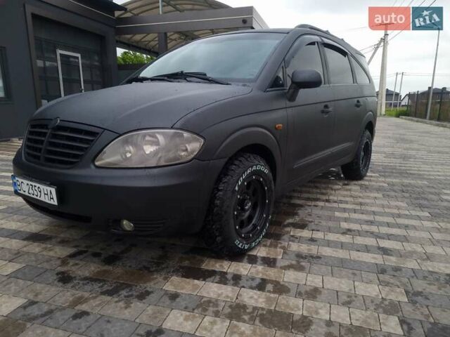 Чорний Cанг Йонг Rodius, об'ємом двигуна 2.7 л та пробігом 257 тис. км за 8999 $, фото 11 на Automoto.ua