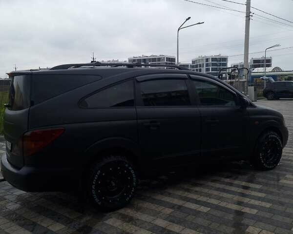Чорний Cанг Йонг Rodius, об'ємом двигуна 2.7 л та пробігом 257 тис. км за 8999 $, фото 6 на Automoto.ua