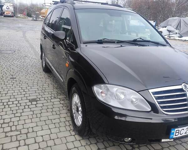 Чорний Cанг Йонг Rodius, об'ємом двигуна 2.7 л та пробігом 250 тис. км за 7700 $, фото 2 на Automoto.ua