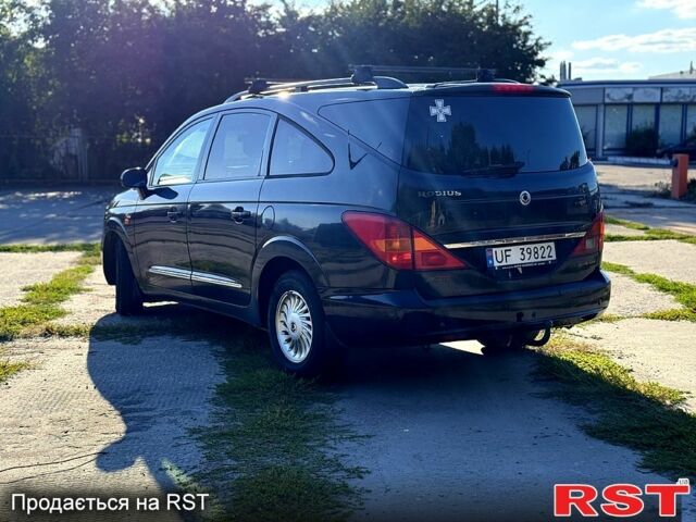 Черный Cанг Йонг Родиус, объемом двигателя 2.7 л и пробегом 300 тыс. км за 4500 $, фото 3 на Automoto.ua