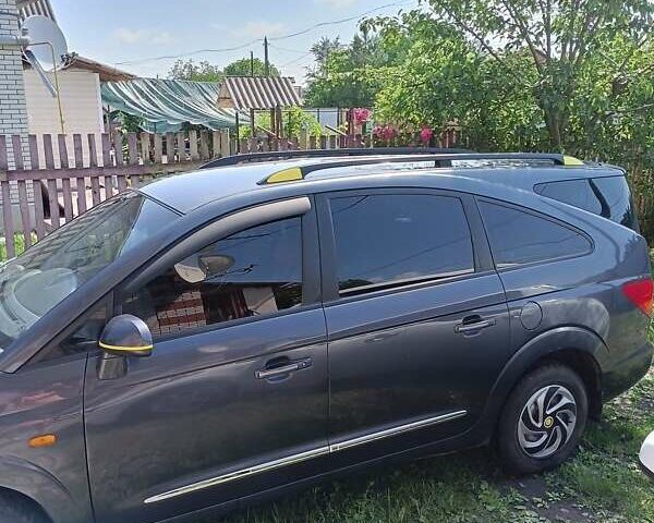 Cанг Йонг Rodius, об'ємом двигуна 2.7 л та пробігом 170 тис. км за 5600 $, фото 2 на Automoto.ua