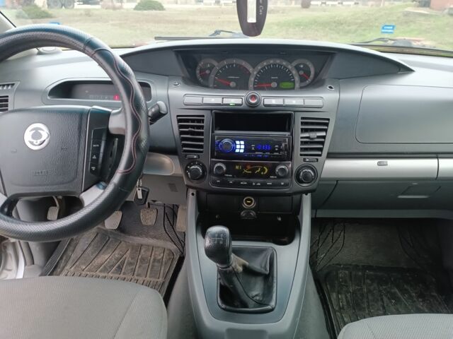 Серый Cанг Йонг Родиус, объемом двигателя 2.7 л и пробегом 240 тыс. км за 4250 $, фото 10 на Automoto.ua