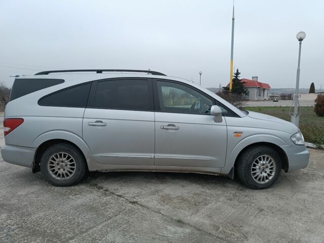 Серый Cанг Йонг Родиус, объемом двигателя 2.7 л и пробегом 240 тыс. км за 4250 $, фото 3 на Automoto.ua