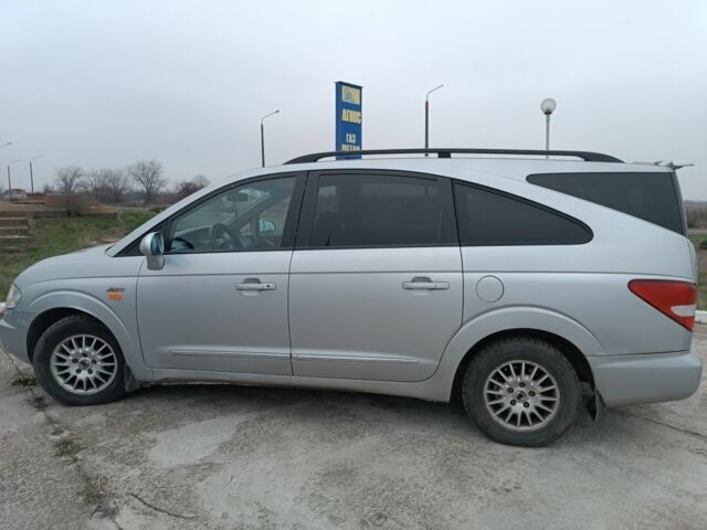 Серый Cанг Йонг Родиус, объемом двигателя 2.7 л и пробегом 240 тыс. км за 4250 $, фото 6 на Automoto.ua