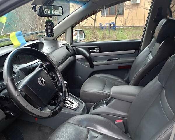 Сірий Cанг Йонг Rodius, об'ємом двигуна 2.7 л та пробігом 238 тис. км за 5500 $, фото 4 на Automoto.ua