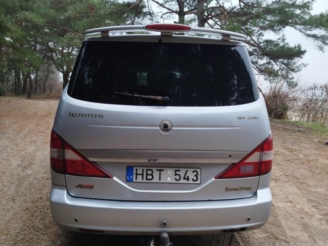 Сірий Cанг Йонг Rodius, об'ємом двигуна 0 л та пробігом 244 тис. км за 2700 $, фото 4 на Automoto.ua