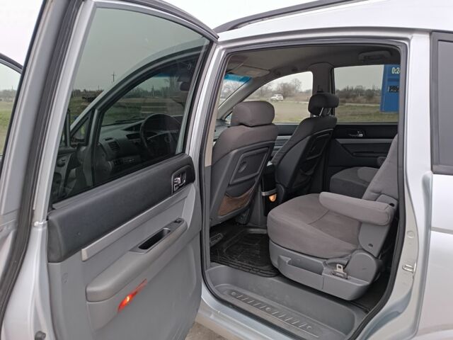 Серый Cанг Йонг Родиус, объемом двигателя 2.7 л и пробегом 240 тыс. км за 4250 $, фото 13 на Automoto.ua