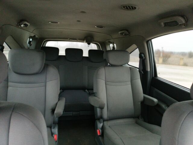 Серый Cанг Йонг Родиус, объемом двигателя 2.7 л и пробегом 240 тыс. км за 4250 $, фото 12 на Automoto.ua