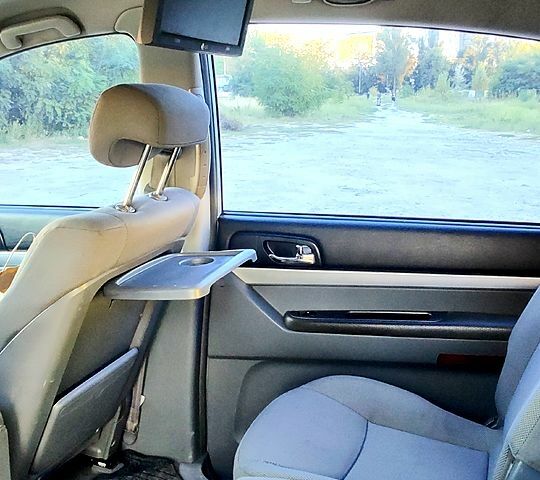Серый Cанг Йонг Родиус, объемом двигателя 2.7 л и пробегом 222 тыс. км за 7000 $, фото 6 на Automoto.ua