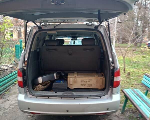 Сірий Cанг Йонг Rodius, об'ємом двигуна 2.7 л та пробігом 238 тис. км за 5500 $, фото 7 на Automoto.ua