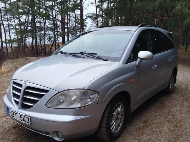 Сірий Cанг Йонг Rodius, об'ємом двигуна 0 л та пробігом 244 тис. км за 2700 $, фото 2 на Automoto.ua