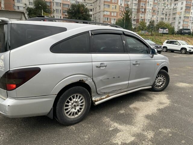 Сірий Cанг Йонг Rodius, об'ємом двигуна 0.27 л та пробігом 208 тис. км за 6000 $, фото 2 на Automoto.ua