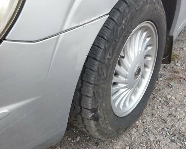 Сірий Cанг Йонг Rodius, об'ємом двигуна 2.7 л та пробігом 240 тис. км за 3800 $, фото 2 на Automoto.ua