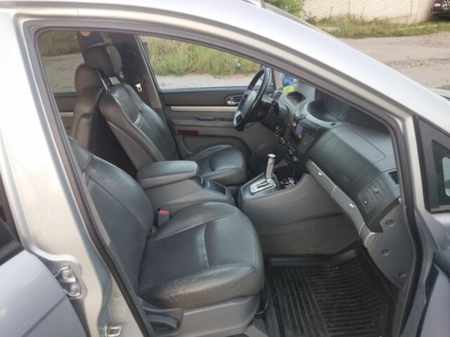 Серый Cанг Йонг Родиус, объемом двигателя 0 л и пробегом 250 тыс. км за 3600 $, фото 4 на Automoto.ua