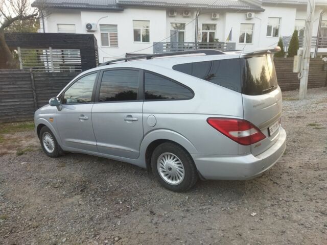 Серый Cанг Йонг Родиус, объемом двигателя 0 л и пробегом 250 тыс. км за 3600 $, фото 2 на Automoto.ua