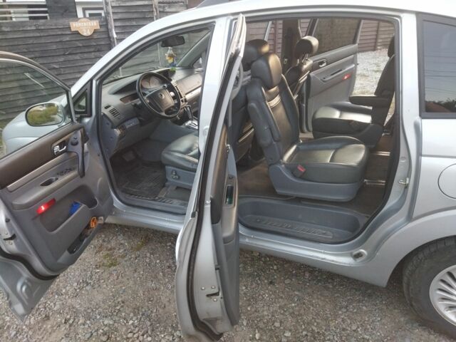 Серый Cанг Йонг Родиус, объемом двигателя 0 л и пробегом 250 тыс. км за 3600 $, фото 6 на Automoto.ua