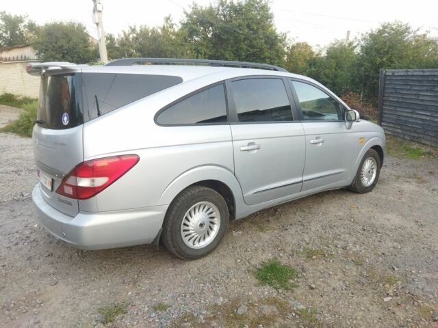 Серый Cанг Йонг Родиус, объемом двигателя 0 л и пробегом 250 тыс. км за 3600 $, фото 3 на Automoto.ua