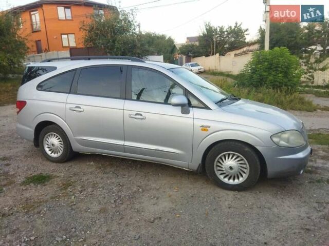 Сірий Cанг Йонг Rodius, об'ємом двигуна 2.7 л та пробігом 240 тис. км за 3800 $, фото 3 на Automoto.ua