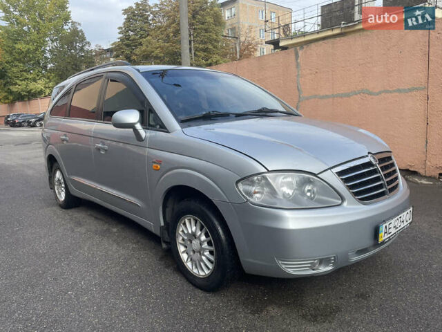 Сірий Cанг Йонг Rodius, об'ємом двигуна 2.7 л та пробігом 133 тис. км за 6500 $, фото 2 на Automoto.ua