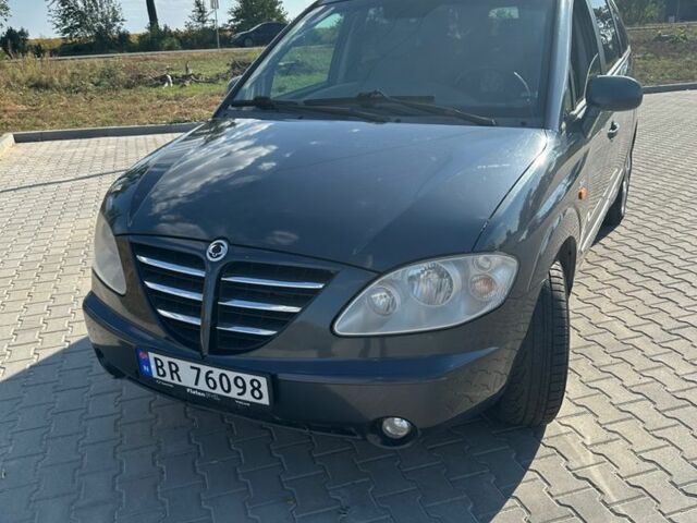 Сірий Cанг Йонг Rodius, об'ємом двигуна 2.7 л та пробігом 244 тис. км за 4199 $, фото 3 на Automoto.ua