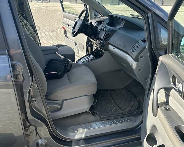 Сірий Cанг Йонг Rodius, об'ємом двигуна 2.7 л та пробігом 244 тис. км за 3900 $, фото 3 на Automoto.ua