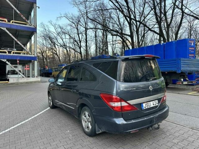 Сірий Cанг Йонг Rodius, об'ємом двигуна 0 л та пробігом 320 тис. км за 2599 $, фото 1 на Automoto.ua