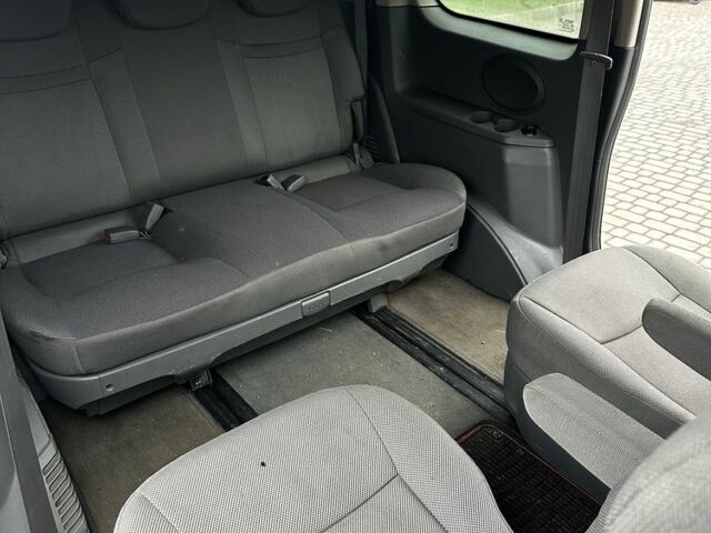 Серый Cанг Йонг Родиус, объемом двигателя 2.7 л и пробегом 244 тыс. км за 3650 $, фото 12 на Automoto.ua