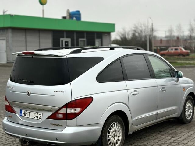 Серый Cанг Йонг Родиус, объемом двигателя 2.7 л и пробегом 244 тыс. км за 3650 $, фото 3 на Automoto.ua