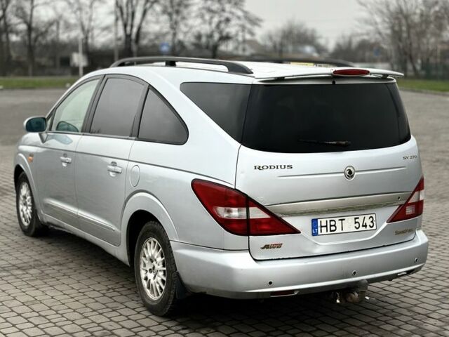 Серый Cанг Йонг Родиус, объемом двигателя 2.7 л и пробегом 244 тыс. км за 3650 $, фото 4 на Automoto.ua