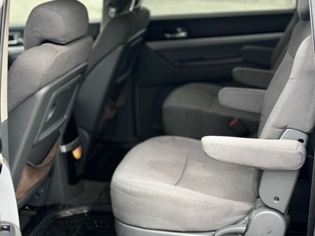 Серый Cанг Йонг Родиус, объемом двигателя 2.7 л и пробегом 244 тыс. км за 3650 $, фото 11 на Automoto.ua